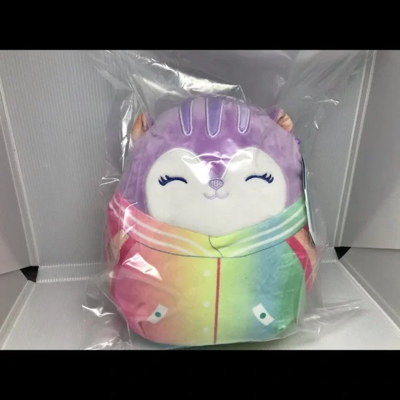 NWT Sydnee the Squirrel 8in Squishmallow Series 42 w/ Rainbow Fake Pjs - Picture 5 of 5